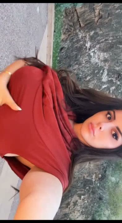 Watch Persian Jaz’s Big Tits Shine in Stunning HD Amateur Clip