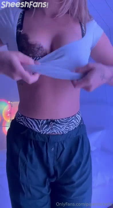 Watch Piper Rockelle Twerks On Bed And Take Off Her Bra Flashing Nipples A Bit Onlyfans