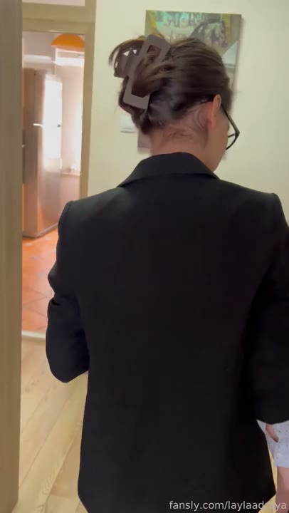 Watch Realtor Laylaadraya Sucks Her Client