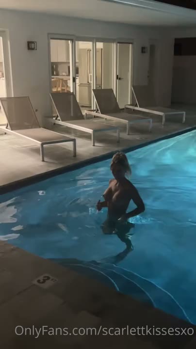 Watch ScarlettKissesXO Pool Sex Video Leaked