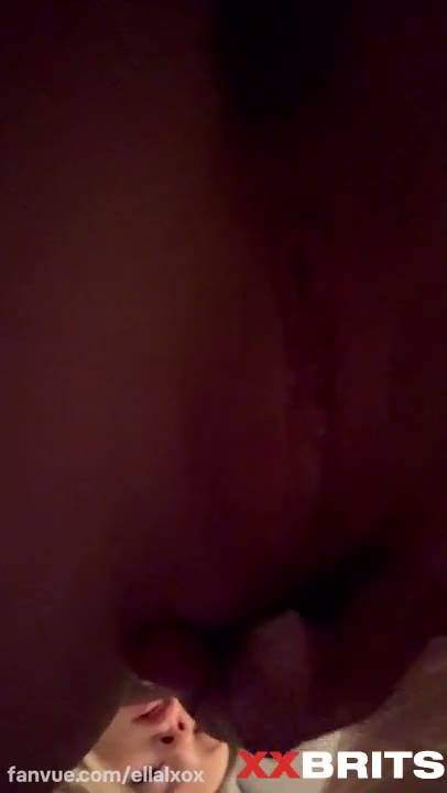 Watch Sexy Big Tit Ellie May Fingers And Plays With Her Pussy