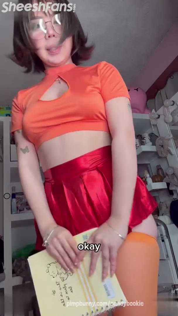 Watch Shy Bookworm Unleashes Her Lust On You