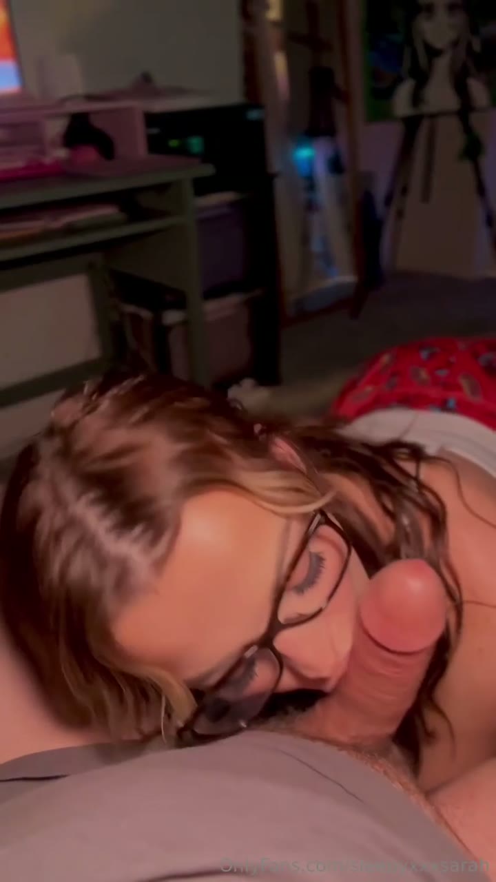 Watch SleepyxxxSarah Loves Sucking And Riding