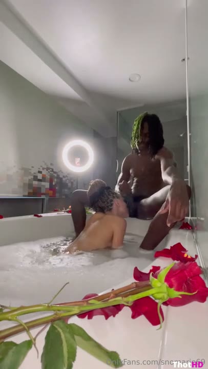 Watch Snomarie69 Nude Bathtub Clip