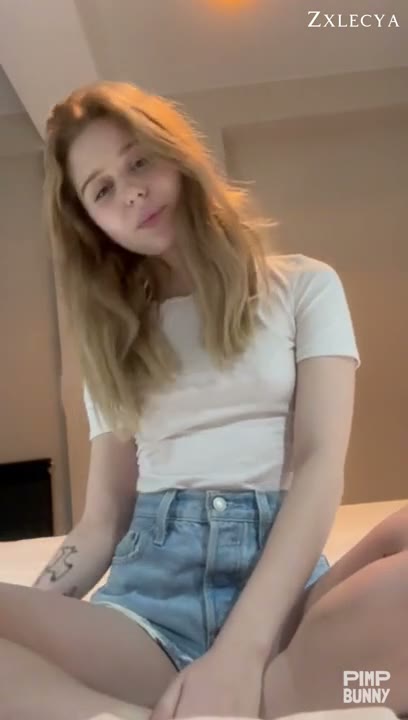 Watch Stunning Zxlecya Enjoys Sensual Solo Masturbation