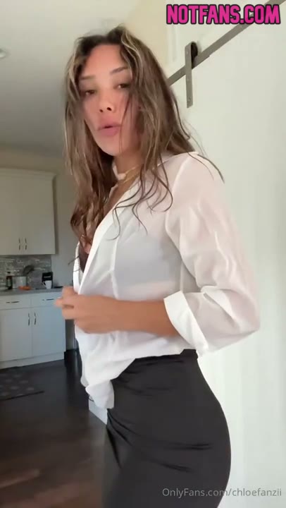 Watch chloe fanzii office girl striptease